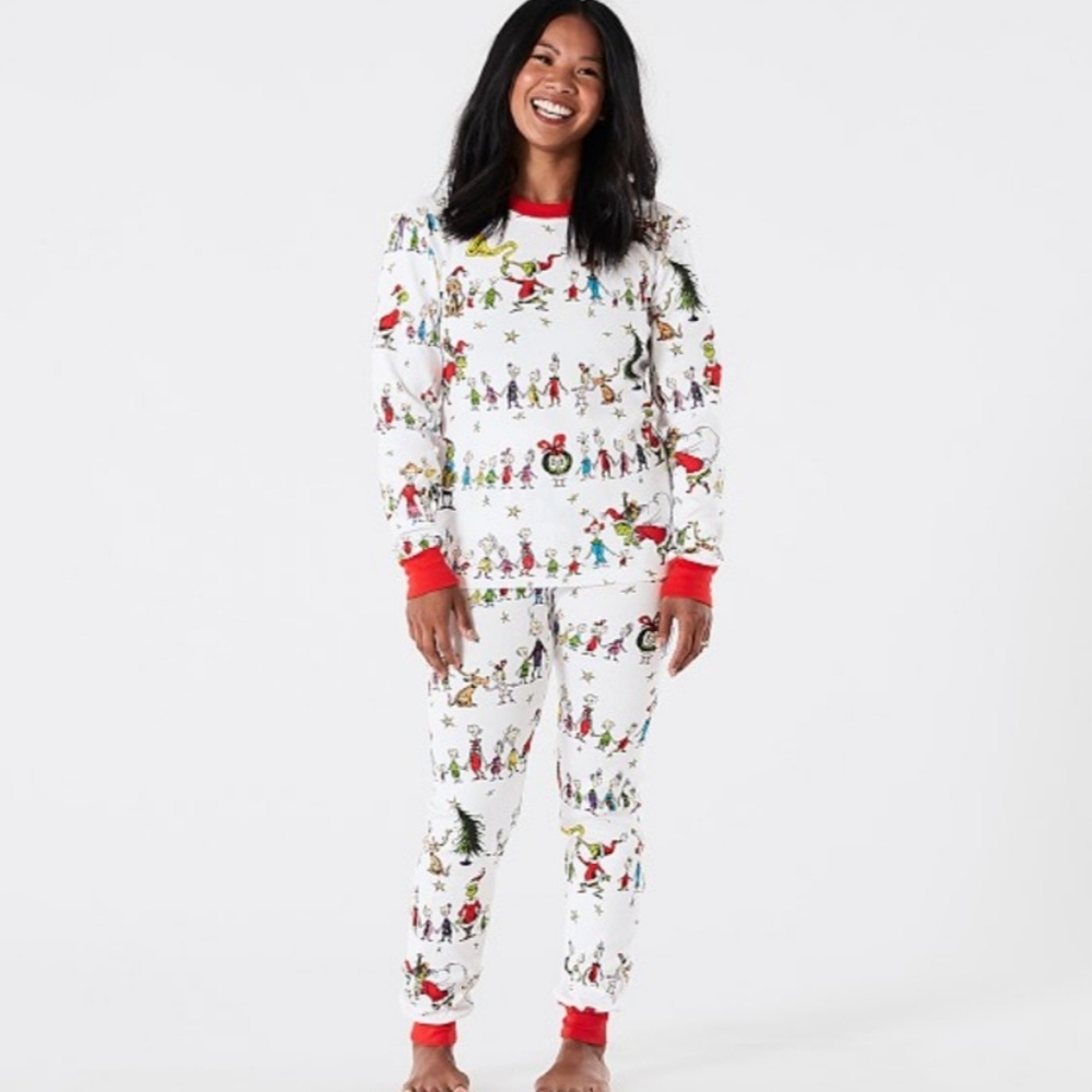 Adult Dr. Seuss's The Grinch™ Organic Pajama Set
